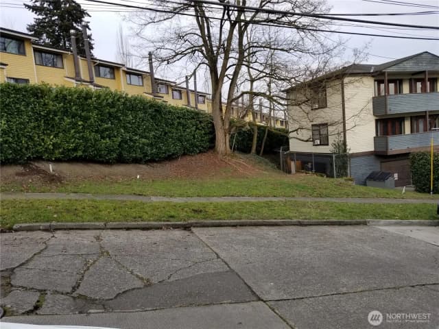 Property photo for 2602 E Thomas Street, Seattle photo 2