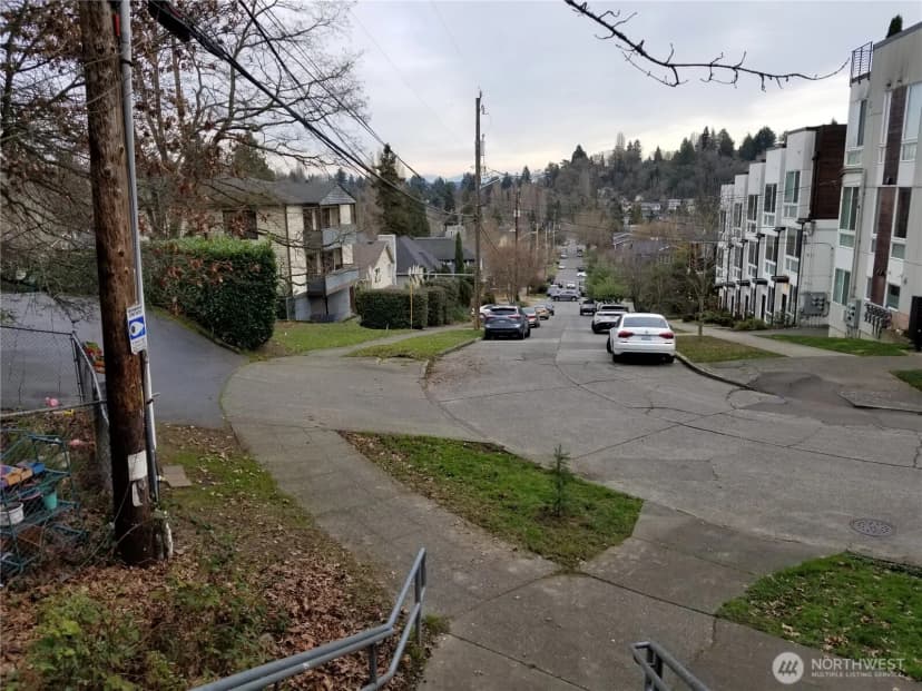 Property photo for 2602 E Thomas Street, Seattle photo 6