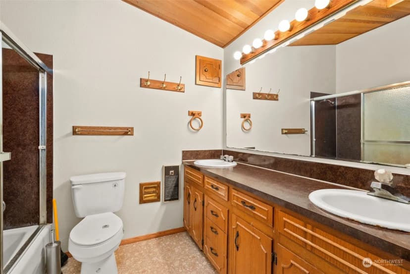 Property photo for 10245 Se 46th Avenue, Olympia photo 14
