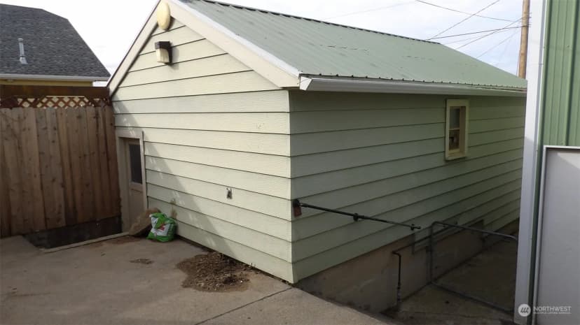 Property photo for 305 E 3rd Avenue, Ritzville photo 15