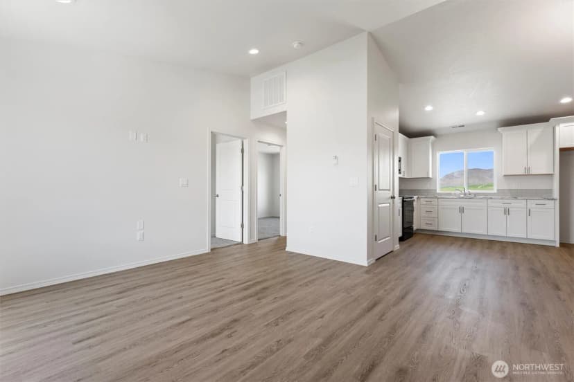 Property photo for 204 Cherry Street, Mattawa photo 12