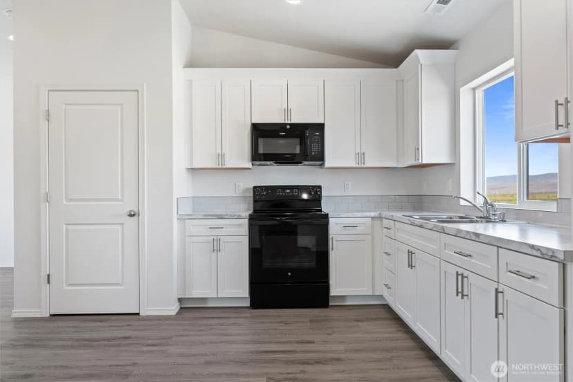Property photo for 204 Cherry Street, Mattawa photo 18