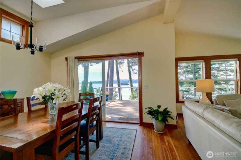 Property photo for 17934 Cobahud Road, La Conner photo 9