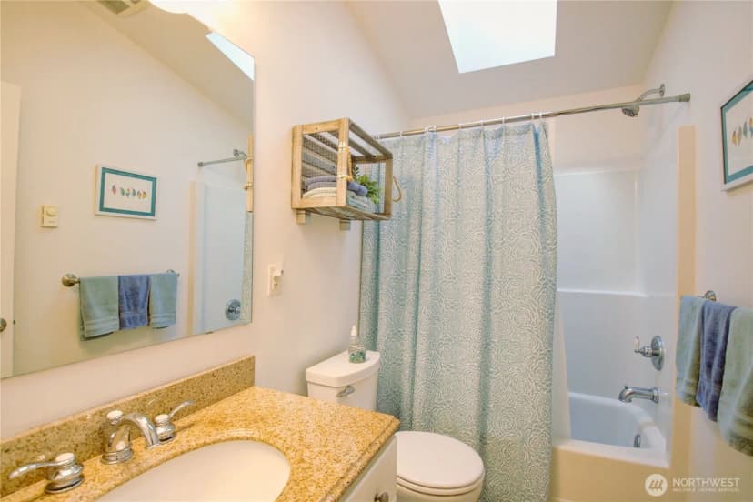Property photo for 17934 Cobahud Road, La Conner photo 18