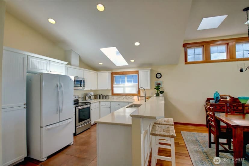 Property photo for 17934 Cobahud Road, La Conner photo 11