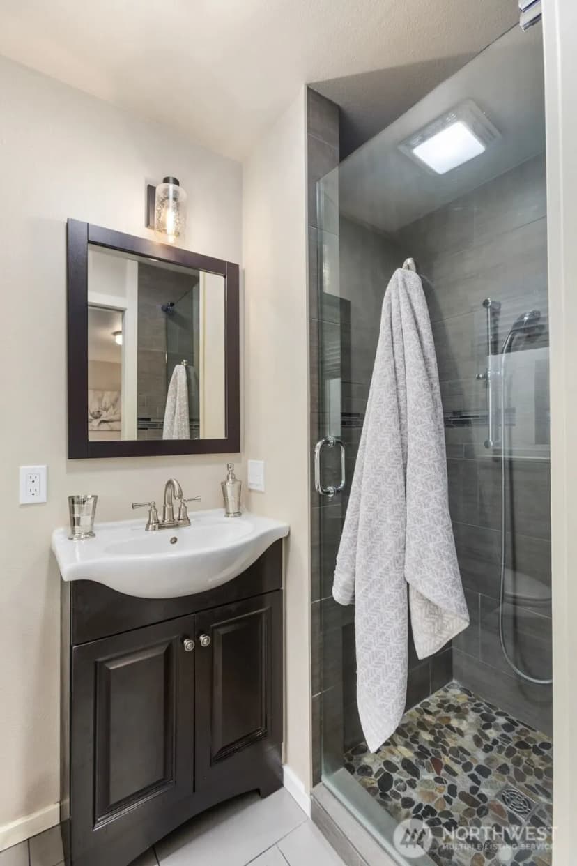 Property photo for 509 147th Place Ne, Bellevue photo 20