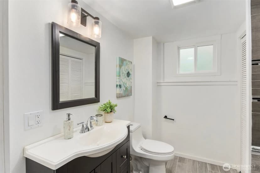 Property photo for 509 147th Place Ne, Bellevue photo 31