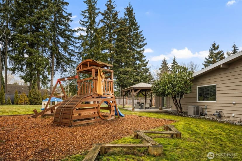 Property photo for 509 147th Place Ne, Bellevue photo 35