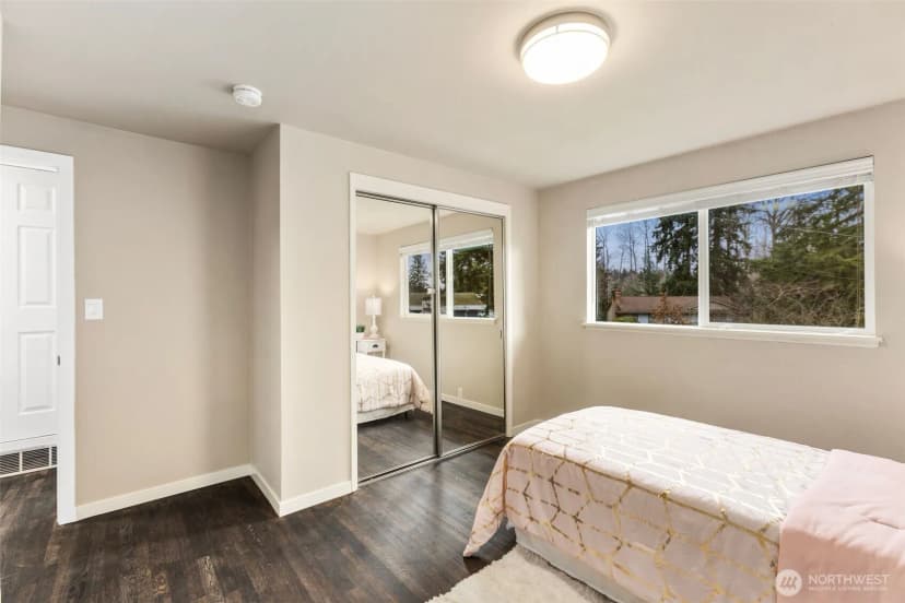 Property photo for 509 147th Place Ne, Bellevue photo 21