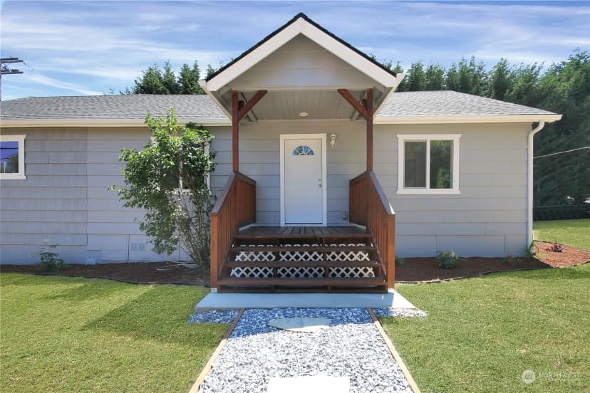 Property photo for 4918 128th Street E, Tacoma photo 2