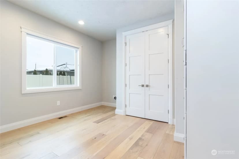 Property photo for 30 Ne Alpine Drive, College Place photo 16