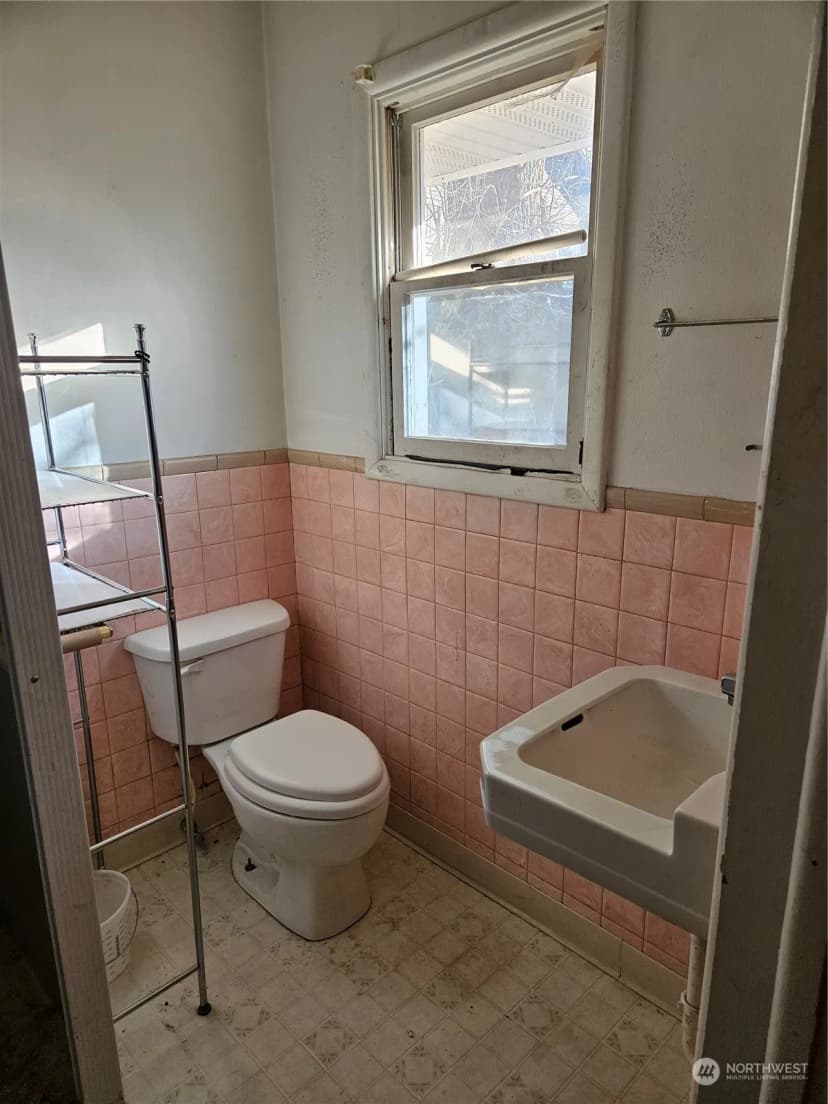 Property photo for 415 W Main Street, Almira photo 18