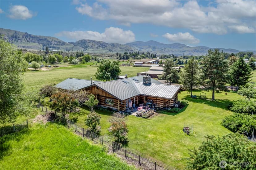 Property photo for 2992 State Route 153 Highway, Twisp