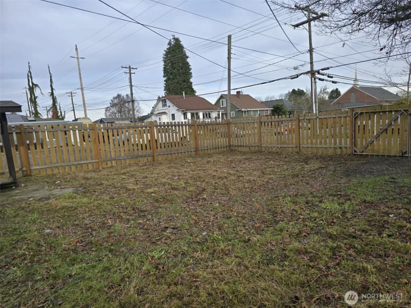 Property photo for 1501 Broadway, Everett photo 3