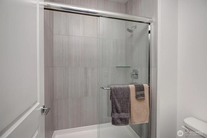 Property photo for 10676 Se 170th Place, Renton photo 19