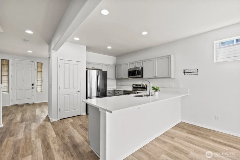 Property photo for 5401 Parkside Drive Se, Lacey photo 10