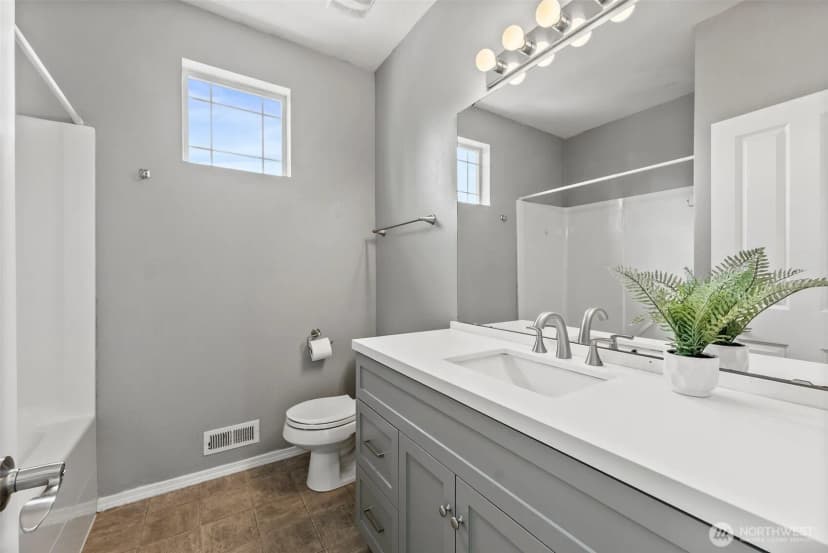 Property photo for 5401 Parkside Drive Se, Lacey photo 19
