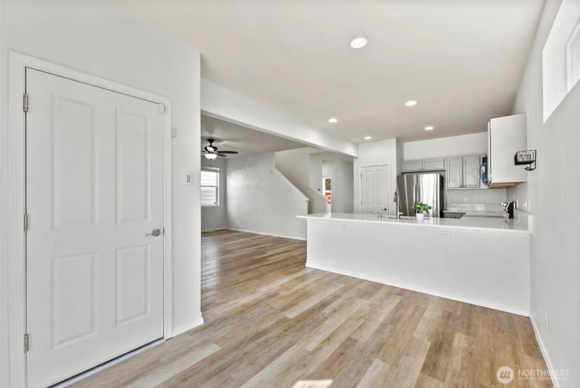 Property photo for 5401 Parkside Drive Se, Lacey photo 12