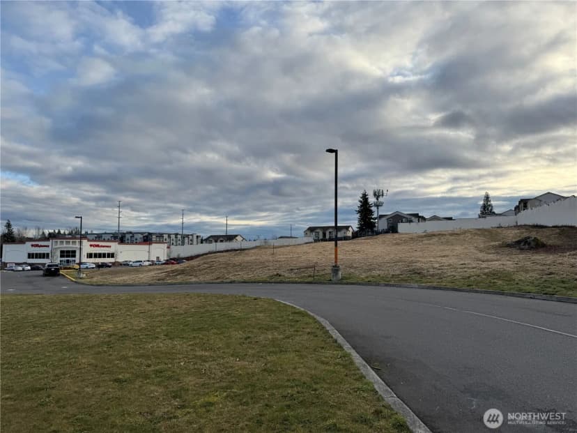 Property photo for 11918 Airport Road, Everett