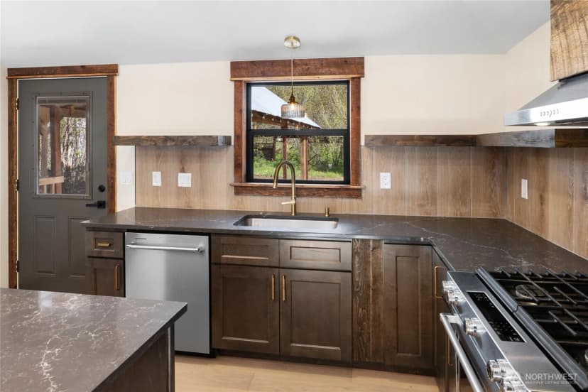Property photo for 605 Ronald Avenue, Cle Elum photo 8