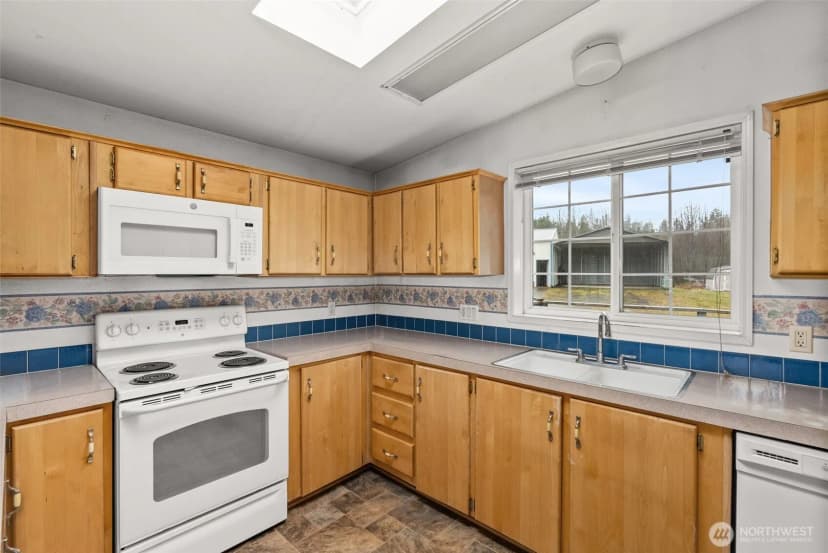 Property photo for 6042 W Cloquallum Road, Shelton photo 7