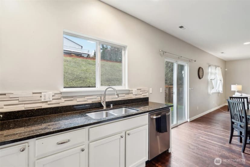 Property photo for 27609 256th Place Se, Maple Valley photo 12
