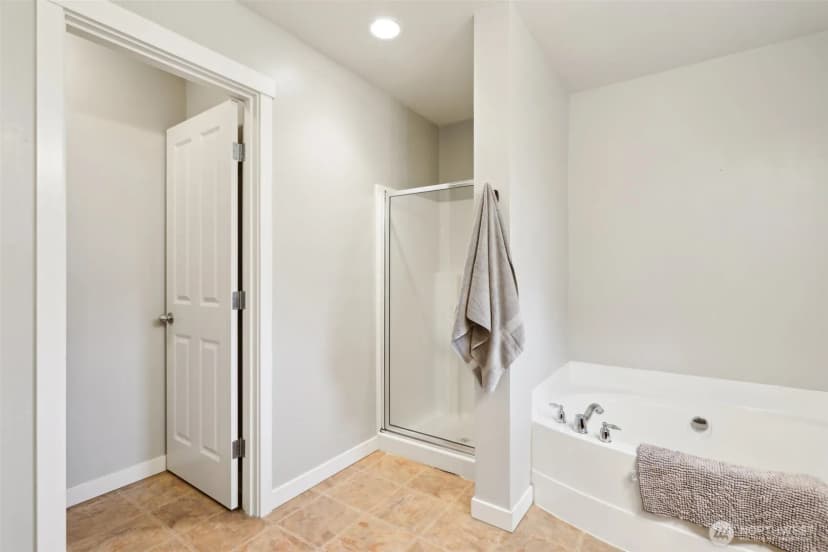 Property photo for 27609 256th Place Se, Maple Valley photo 23