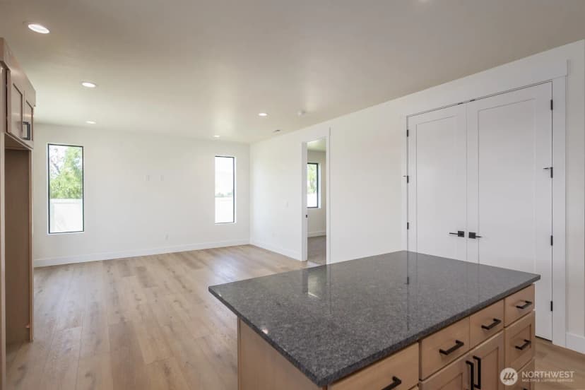 Property photo for 929 9th Avenue Ne, Ephrata photo 18