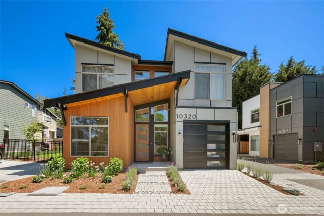 Property photo for 10320 126th Lane Ne, Kirkland, Wa 98033