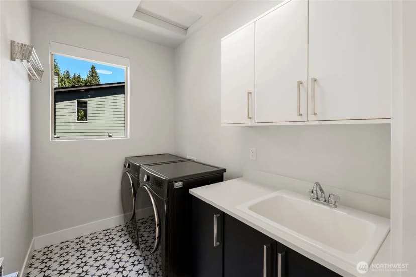 Property photo for 10320 126th Lane Ne, Kirkland photo 32
