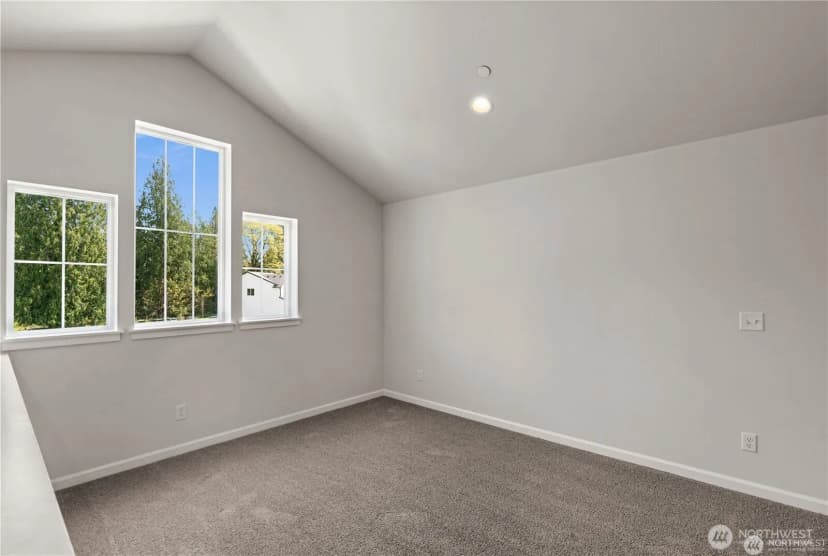 Property photo for 1402 60th Avenue Ne, Tacoma photo 11