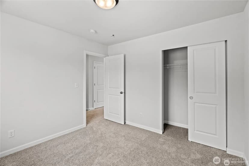 Property photo for 1402 60th Avenue Ne, Tacoma photo 23