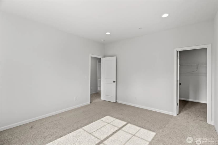 Property photo for 1402 60th Avenue Ne, Tacoma photo 15