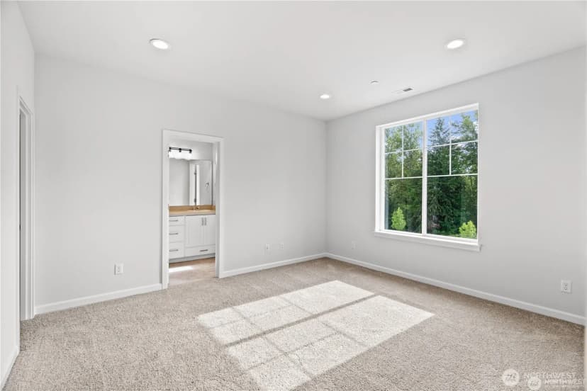 Property photo for 1402 60th Avenue Ne, Tacoma photo 16