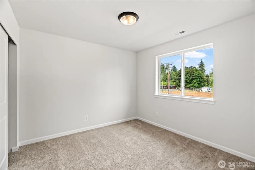 Property photo for 1402 60th Avenue Ne, Tacoma photo 22