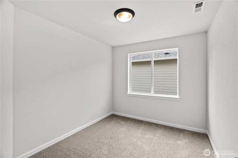 Property photo for 1402 60th Avenue Ne, Tacoma photo 24