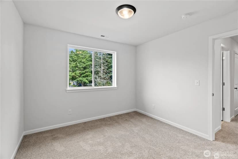 Property photo for 1402 60th Avenue Ne, Tacoma photo 20
