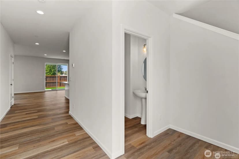 Property photo for 1402 60th Avenue Ne, Tacoma photo 28