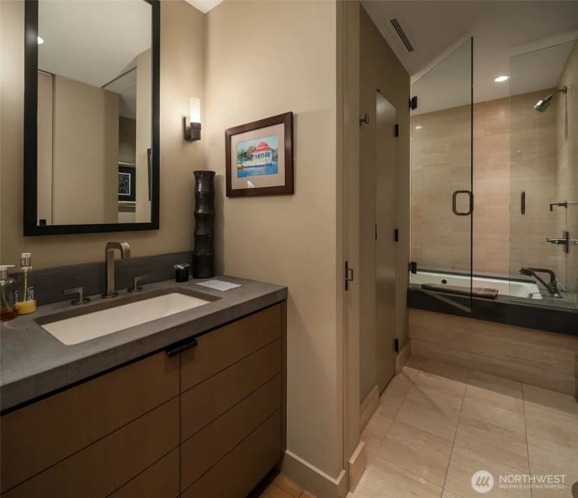 Property photo for 2125 1st Avenue #3202, Seattle photo 30