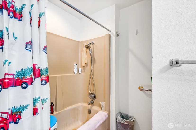 Property photo for 41011 96th Avenue E, Eatonville photo 13