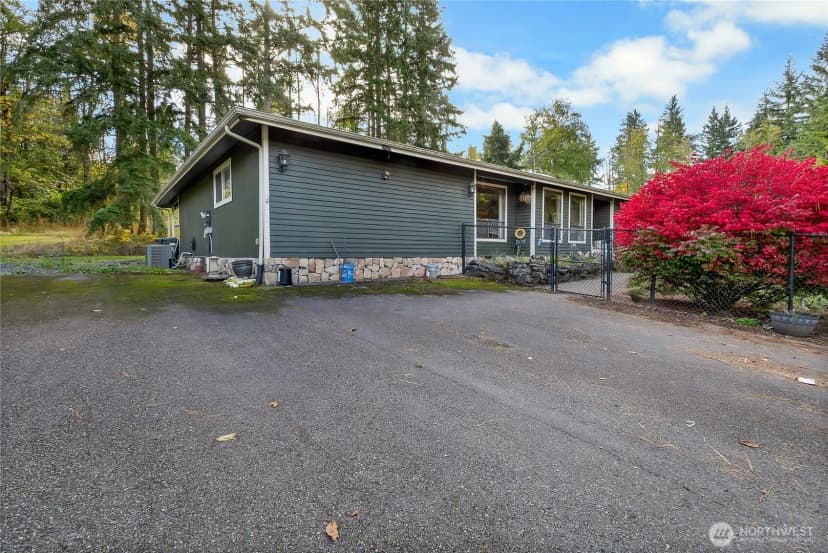 Property photo for 41011 96th Avenue E, Eatonville photo 16