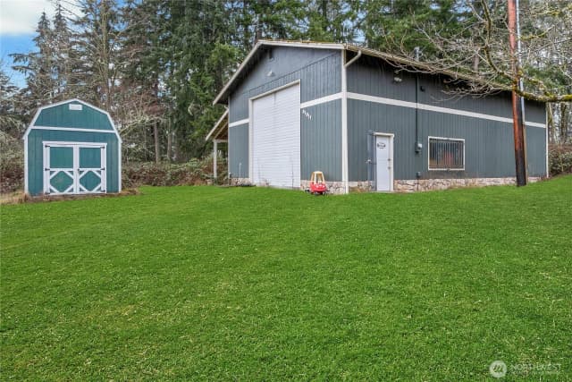 Property photo for 41011 96th Avenue E, Eatonville photo 2