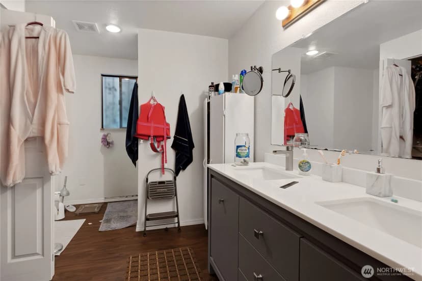 Property photo for 41011 96th Avenue E, Eatonville photo 12