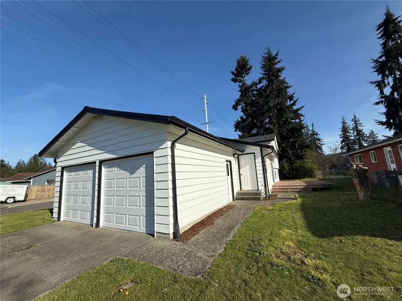 Property photo for 1716 W Young Street, Elma photo 37
