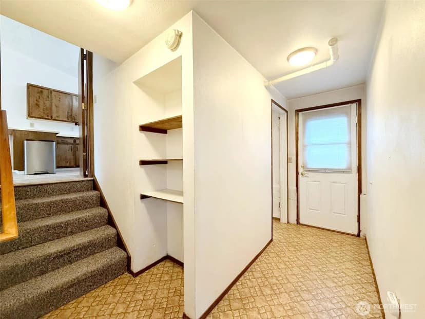 Property photo for 1716 W Young Street, Elma photo 21