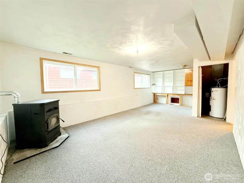 Property photo for 1716 W Young Street, Elma photo 25