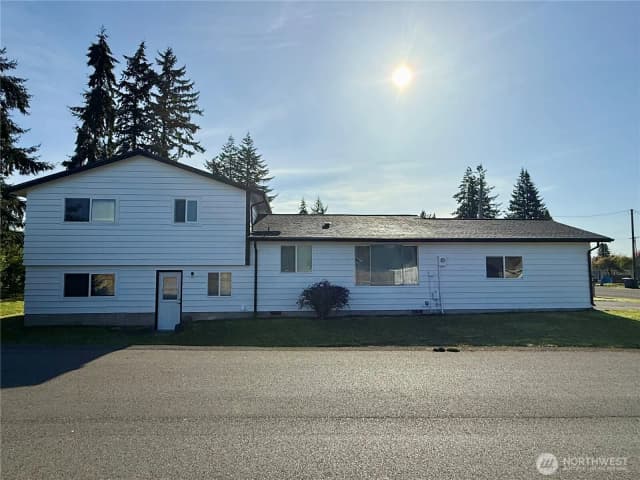 Property photo for 1716 W Young Street, Elma photo 3
