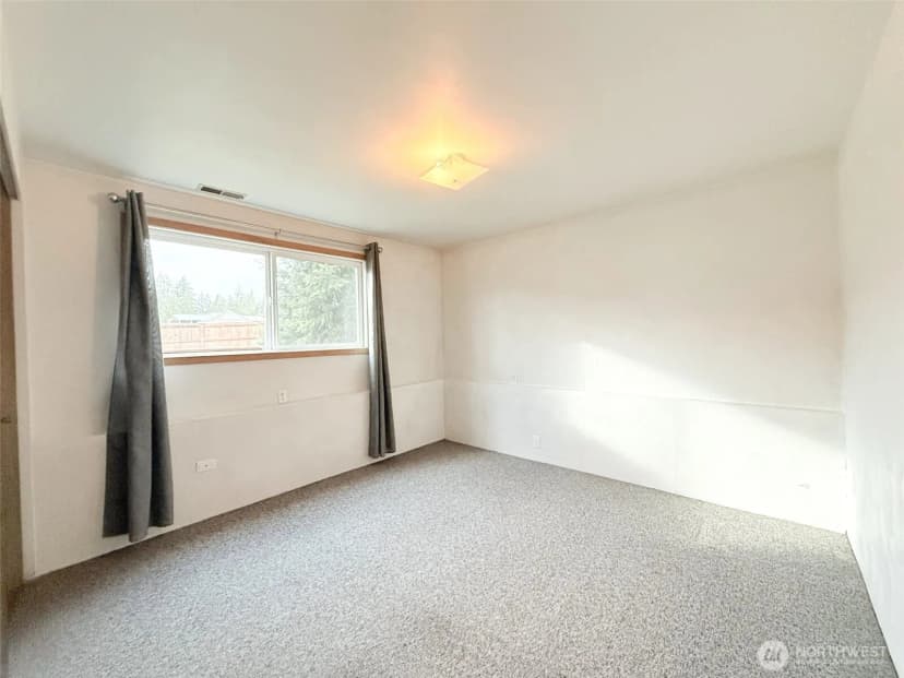 Property photo for 1716 W Young Street, Elma photo 22