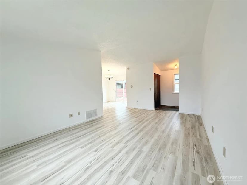 Property photo for 1716 W Young Street, Elma photo 8