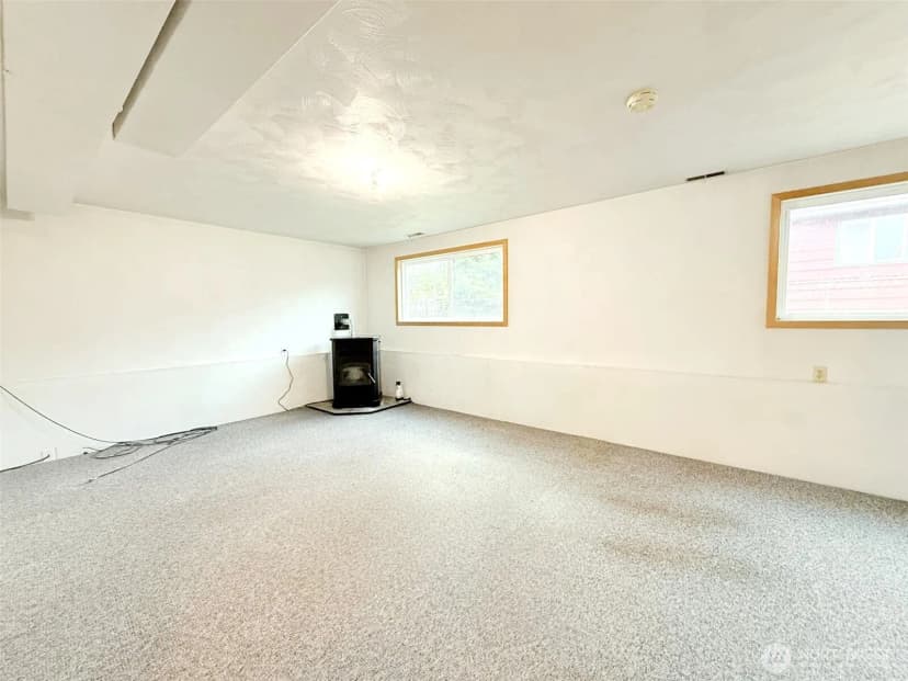 Property photo for 1716 W Young Street, Elma photo 24